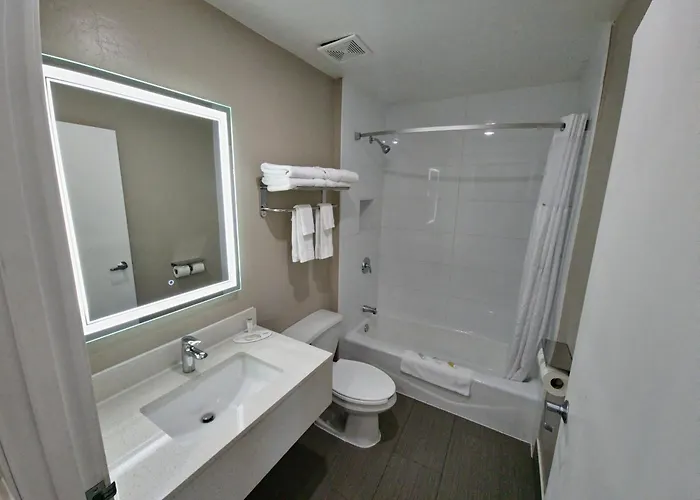 Super 8 By Wyndham Az Hotel 2*