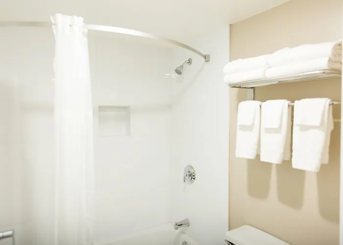 Super 8 By Wyndham Az Hotel 2*