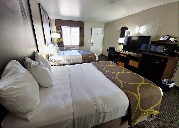 Super 8 By Wyndham Az 2*