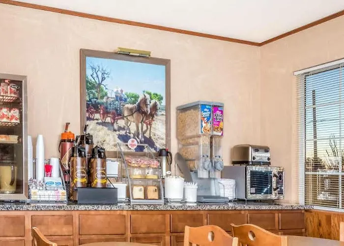 Super 8 By Wyndham Az Hotel